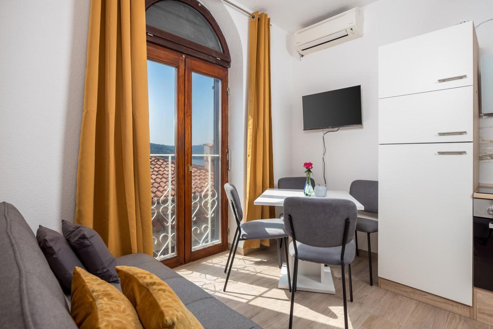 Apartments Jadranka 오미살즈 외부 사진